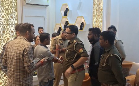 गाजीपुर में ज्वेलर्स की दुकान से 6 चेन लूटीं:बदमाशों ने दो राउंड फायरिंग की; एसपी विनय कुमार सिंह मौके पर पहुंचे