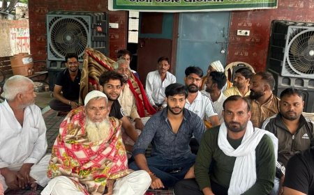 बारिश के बीच 35 वे दिन भी किसानों का धरना:मेरठ में MDA के खिलाफ रूके हुए प्रतिकर के खिलाफ डटे किसान, रविवार को बड़ा प्रदर्शन