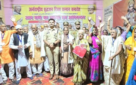 मिशन शक्ति के तहत वृद्धाश्रम में खाद्य सामग्री वितरित:नवरात्र पर वृद्धाश्रम पहुंचे एसपी, बुजुर्गों से संवाद कर जाना हाल