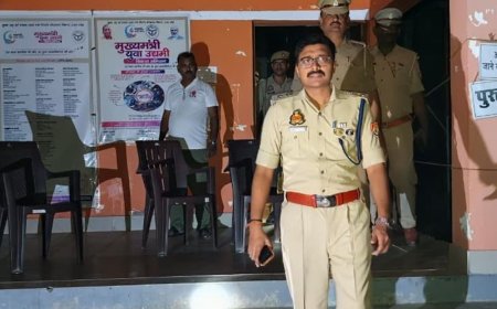 शिक्षक निर्वाचन के मतदान केंद्रों का डीएम-एसपी ने किया निरीक्षण:भलुअनी में सुविधाओं की जांच, लार ब्लॉक में सुरक्षा व्यवस्था परखी