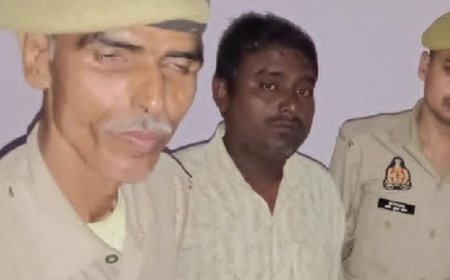 493 किलो अवैध पटाखे बरामद, दो गिरफ्तार:सिविल लाइन और रमईपट्टी में छापेमारी, बुलेट बम से लेकर रॉकेट तक मिले