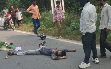 फिरोजाबाद में डंपर ने बाइक सवार को कुचला:फिरोजाबाद के तिराहे पर तोड़ा दम, पुलिस ने हटवाया जाम