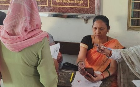 वोटर लिस्ट में नाम जुड़वाने का आज आखिरी मौका:निर्धारित बूथों पर सुबह 10 से शाम 4 बजे तक मौजूद है बीएलओ