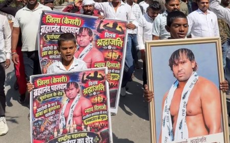 पहलवान हत्याकांड में प्रदर्शन पर केस:साधु यादव समेत 30 पर FIR, कलेक्ट्रेट गेट पर हंगामा और नारेबाजी पर एक्शन