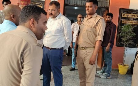 5.79 करोड़ के टेंडर विवाद में ईओ की बढ़ीं मुश्किलें:निलंबन की संस्तुति, चार दिन की जांच के बाद डीएम ने शासन को भेजी रिपोर्ट