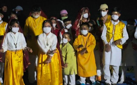 आगरा में आरती और सांस्कृतिक कार्यक्रम आयोजित:धान कटाई संग सांस्कृतिक प्रस्तुति, सतसंगियों ने की सामूहिक कृषि सेवा