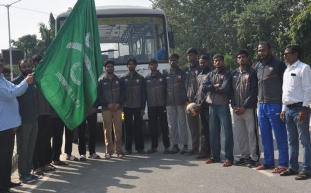 पूविवि की पुरुष वालीबाल टीम अंतर-विश्वविद्यालयीय प्रतियोगिता के लिए रवाना:कुलपति ने हरी झंडी दिखाकर दी शुभकामनाएं, मुकाबला कोलकाता में होगा