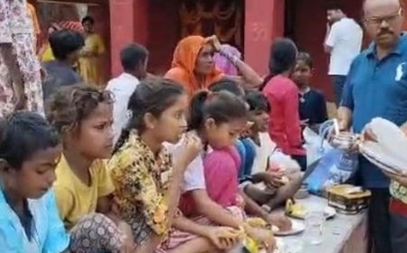 भदोही में पूजी गईं कन्याएं:नगर से ग्रामीण अंचल तक रही नवरात्रि की रौनक, श्रद्धालुओं ने किया व्रत का पारण