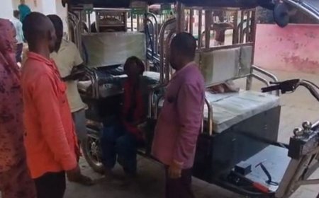 ई-रिक्शा पलटने से 4 साल की बच्ची की मौत:बदायूं में मथुरा हाइवे पर बाइक सवार को बचाने की कोशिश में हुआ हादसा