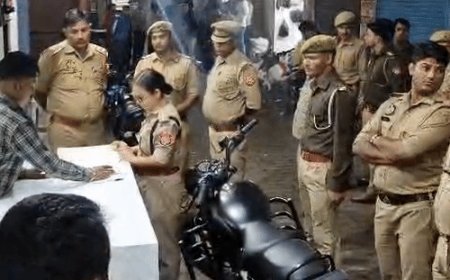 झांसी में 11 होटलों पर पुलिस का छापा:देह व्यापार की मिली थी शिकायत, सीओ सिटी कर रहीं पूछताछ