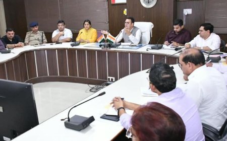 बदायूं PET परीक्षा में बिना फेस-आइरिस स्कैन एंट्री नहीं:24 केंद्रों पर 58896 अभ्यर्थी देंगे एग्जाम, लापरवाही पर होगी सख्त कार्रवाई