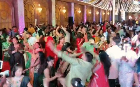 डांडिया नाइट में झूम उठा प्रयागराज:ट्रेंड से मिला ट्रेडिशन और देसी बीट्स पर युवाओं का धमाल, एथनिक लुक में दिखा स्वैग
