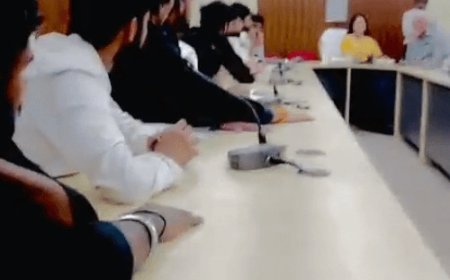CCSU में छात्र संघ चुनाव तक जारी रहेगा आंदोलन:कुलपति से मिला प्रतिनिधि मंडल, 9 में से 8 मांगों पर सहमति
