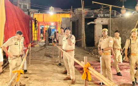 महराजगंज में 1747 दुर्गा प्रतिमाओं की सुरक्षा के कड़े इंतजाम:7 थानों को मिली अतिरिक्त फोर्स, सोशल मीडिया पर होगी निगरानी