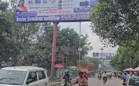 उन्नाव में अवैध यूनिपोल पर होगी कार्रवाई, जांच के निर्देश:नगर पालिका की जमीन पर बिना अनुमति लगे यूनिपोल चिन्हित होंगे, वैध की भी जांच होगी