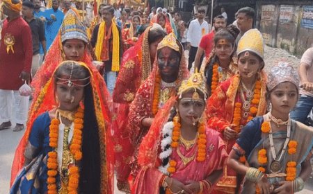 गाजीपुर में मां शीतला की कलश यात्रा निकली:ददरीघाट से शुरू हुई यात्रा में 501 कन्याएं शामिल, झांकियां बनीं आकर्षण का केंद्र