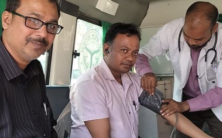 CHC दिवियापुर में 108-एंबुलेंस का औचक निरीक्षण:त्योहारों से पहले अधीक्षक ने परखीं व्यवस्थाएं, सभी दुरुस्त मिलीं और दिए निर्देश