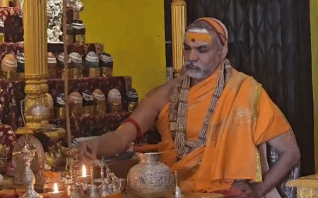 शंकराचार्य ने रामपाल को शास्त्रार्थ की दी खुली चुनौती:शिवांश नारायण द्विवेदी बने शंकराचार्य के प्रतिनिधि,‘रामपाल का रसातल गमन’ पुस्तक का किया विमोचन