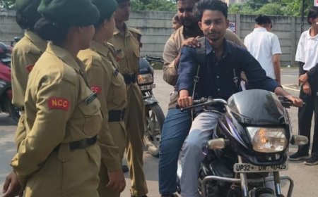 भाषा विश्वविद्यालय में यातायात जागरूकता अभियान:एनसीसी कैडेट्स ने संभाली सड़क कमान, नागरिकों को सिखाए सुरक्षा के नियम