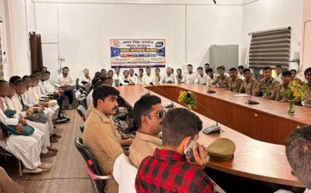 बुलंदशहर में साइबर जागरूकता कार्यक्रम आयोजित:विद्यार्थियों को ऑनलाइन ठगी और यूपीआई धोखाधड़ी से बचाव के तरीके बताए