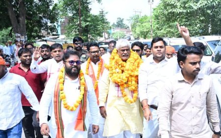 सिकंदरपुर में जिला प्रभारी का स्वागत:पूर्व जिलाध्यक्ष बोलें- संगठन को मिलेगी नई दिशा और ऊर्जा