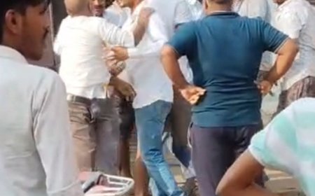 युवक की पिटाई का वीडियो सोशल मीडिया पर वायरल:खंडासा चौराहे पर हुई घटना, पुलिस ने कहा- शिकायत पर होगी कार्रवाई