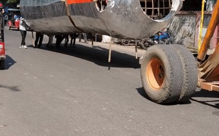 फर्रुखाबाद में क्रेन से पहुंचे रावण, मेघनाद, VIDEO:70 फीट लंबे रावण का होगा दहन, 25 से 30 हजार लोगों के आने की उम्मीद
