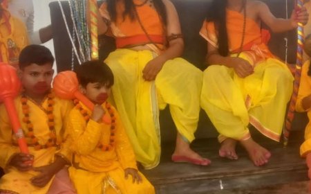 प्रतापगढ़ के मांधाता बाजार में दशहरा मेला:झांकियां रहीं मुख्य आकर्षण, जय श्रीराम के जयकारों संग हुआ रावण दहन