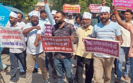लखनऊ में 68500 शिक्षक भर्ती अभ्यर्थियों का प्रदर्शन:डिप्टी सीएम का घेरा, पुलिस टांगकर ले गई; एक प्रदर्शनकारी की तबीयत बिगड़ी