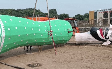 झांसी में रिमोट से जलेगा 70 फीट का रावण:हनुमान पूंछ से लगाएंगे सोने की लंका में आग, मुस्लिम परिवार ने तैयार किया सदर बाजार का रावण