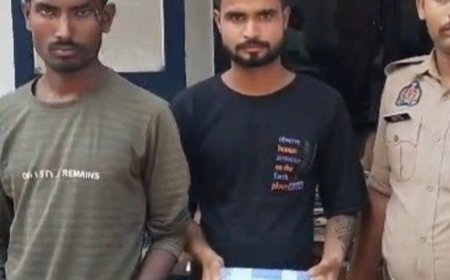 सर्राफा दुकान में चोरी करने वाले दो आरोपी गिरफ्तार:गोंडा में शटर तोड़कर पायल चोरी करने का आरोप, 3,270 रुपए बरामद