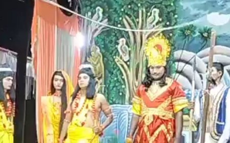 सरायखेमा में रामलीला का मंचन:भगवान राम-सीता, लक्ष्मण वनवास के वनवास का प्रसंग देख भावुक हो गए श्रद्धालु