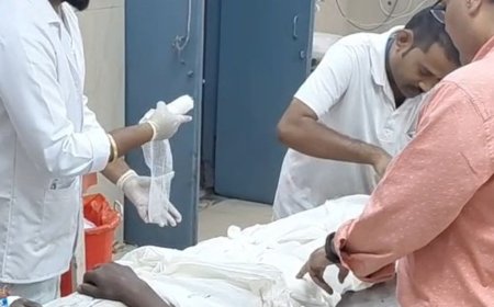 ट्रक ने ई-रिक्शा को मारी टक्कर, चालक का पैर कुचला:गंभीर हालत में हायर सेंटर रेफर, मुरहास कन्हैया के पास हादसा