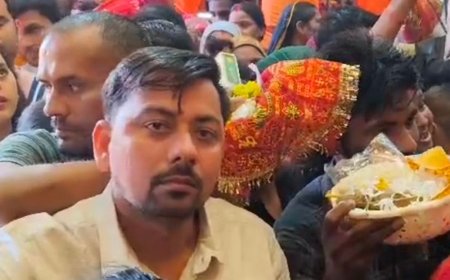 नवरात्रि के पांचवें दिन कड़ाधाम में उमड़े श्रद्धालु:कौशांबी में मां शीतला दरबार में किए स्कंदमाता के दर्शन, गंगा स्नान कर मांगी सुख-समृद्धि