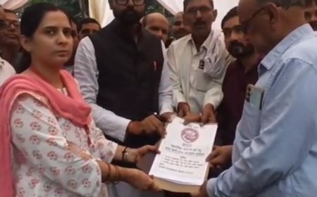 बहराइच में सिंचाई कर्मचारियों का प्रदर्शन:12 सूत्रीय मांगपत्र शासन को भेजा, मोटरसाइकिल भत्ते की मांग