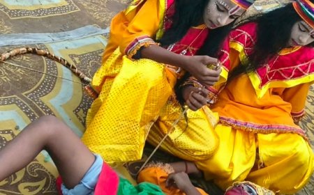 मऊ में रामलीला आयोजित:श्रीराम और सुग्रीव की मित्रता, बाली वध के कथा का किया मंचन