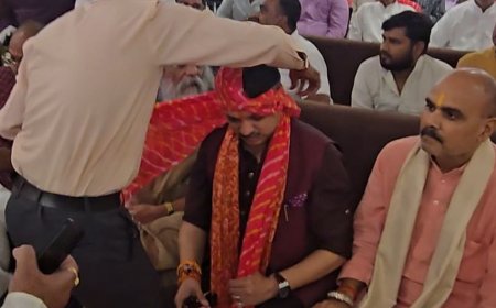 लखनऊ में क्षत्रिय समाज ने किया शस्त्र पूजन:विधायक राजेश्वर सिंह हुए शामिल, बोले- देश के संचालन के लिए शास्त्र और शस्त्र दोनों की जरूरत