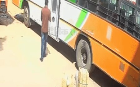 रोडवेज बस ने खड़ी स्कॉर्पियो को टक्कर मारी:पार्सल कर्मचारी ने जान से मारने के प्रयास का आरोप लगाया, CCTV