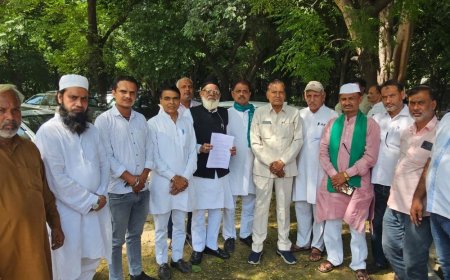 कब्रिस्तान की जमीन को लेकर डीएम कार्यालय में शिकायत:बड़ौत में वक्फ संख्या 2090 की भूमि की जांच और सुरक्षा की मांग