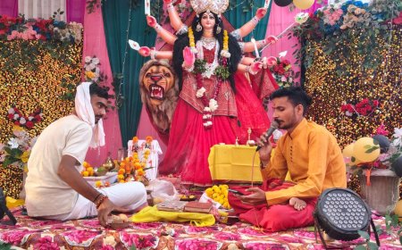 जालौन में नवरात्रि उत्सव आयोजित:भक्तों ने मां कालरात्रि के स्वरूप के दर्शन कर आशीर्वाद लिया