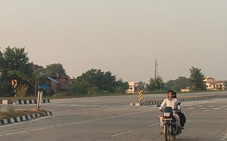 आजमगढ़ में शुक्रवार को निकली बादलों वाली धूप:गुरुवार को दोपहर के बाद बदला था मौसम का मिजाज