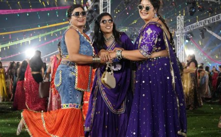 कल्याण मंडपम में गरबा-डांडिया कार्यक्रम:गरबा-डांडिया उत्सव में पिंकी गुप्ता को बेस्ट गेटअप अवार्ड,समर्थकों में खुशी