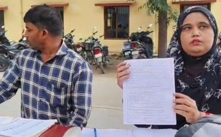 यूपी चुनाव से पहले वोटर लिस्ट मेंनाम जुड़वाने का मौका:हर बूथ पर लगा विशेष कैंप, अगला मौका 24 अक्टूबर को