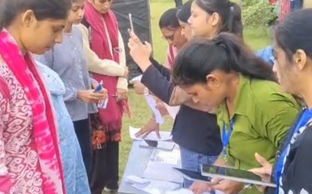 अमरोहा में PET परीक्षा की पहली पाली शुरू:15 केंद्रों पर 7104 अभ्यर्थी शामिल, सुरक्षा के लिए पुलिस तैनात