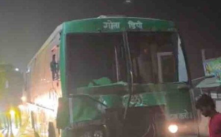 नेशनल हाईवे पर रोडवेज बस कैंटर से टकराई, 22 घायल:गाजियाबाद में पंचर के कारण सड़क पर खड़ा था कैंटर, 6 को ज्यादा चोट लगी