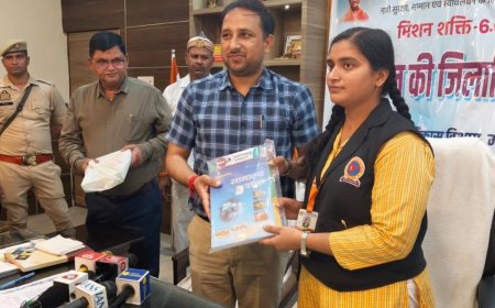 छात्रा प्रिया त्रिवेदी बनीं एक दिन की डीएम:जनसुनवाई में घरेलू हिंसा और जमीन विवाद के मामले सुने, जांच के निर्देश दिए