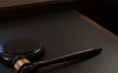 खैर के पूर्व विधायक समेत दो पर FIR के आदेश:खैर चेयरमैन-पूर्व विधायक के बीच सियासी खींचतान के बीच कोर्ट का आदेश, वीडियो को अश्लील कमेंट के साथ वायरल करने का आरोप