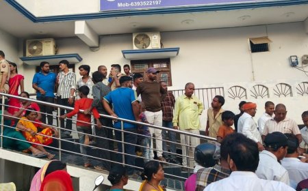 देवरिया में निजी अस्पताल में प्रसव केदौरान महिला की मौत:परिजनों ने गेट पर शव रखकर हंगामा किया, डॉक्टरों पर लापरवाही का आरोप