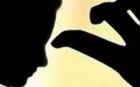 ये भाजपा के नेता, इसलिए नहीं हो रही गिरफ्तारी:अलीगढ़ में गैंगरेप के आरोपों में घिरे 3 नेताओं की गिरफ्तारी की मांग, महिला पहुंची डीएम के पास