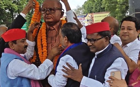 MLC मान सिंह यादव बोले,2027 में अखिलेश यादव बनेंगे मुख्यमंत्री:प्रयागराज में आंबेडकर प्रतिमा पर किया माल्यार्पण, कहा- चुनाव में मुद्दों की जीत हुई